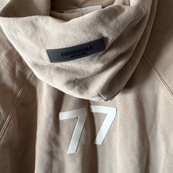 Essentials - Picture 4 of 7